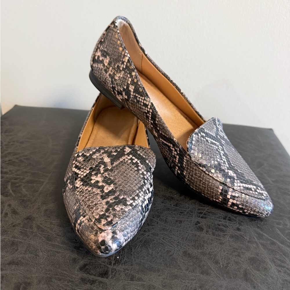 Old Navy Snakeskin Pattern Flats